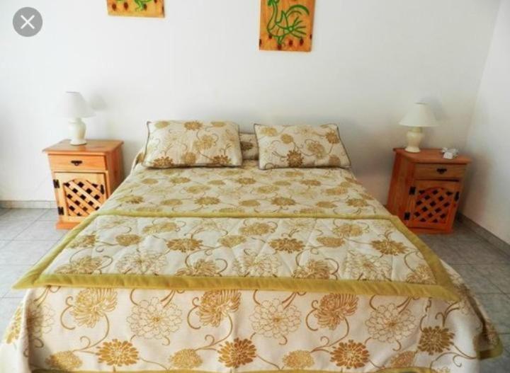 Hostal Tu'U Koihu Hanga Roa Exteriör bild